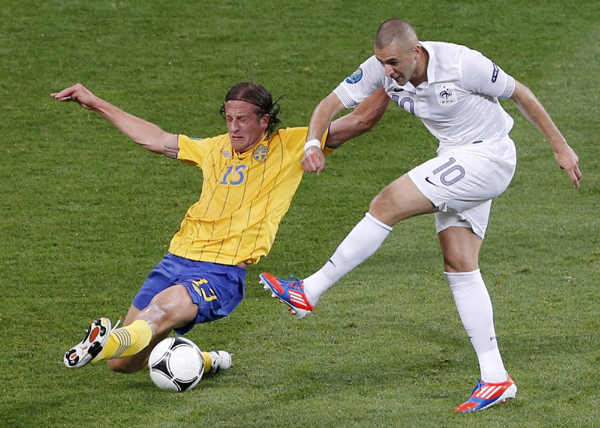 探讨他从球 探讨他从球