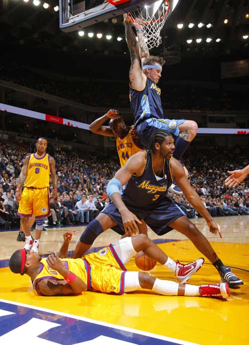 他在防守中 他在防守中