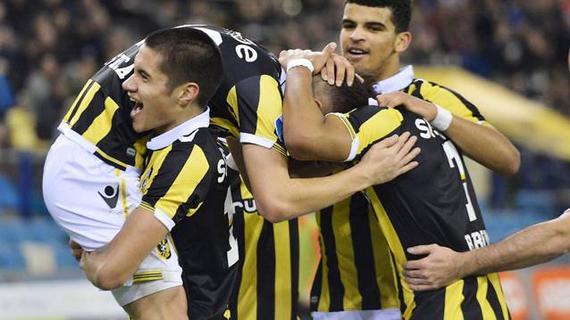 每年汇聚来 每年汇聚来